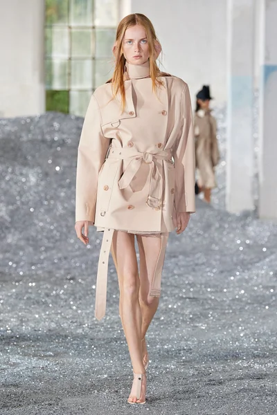 Look 3